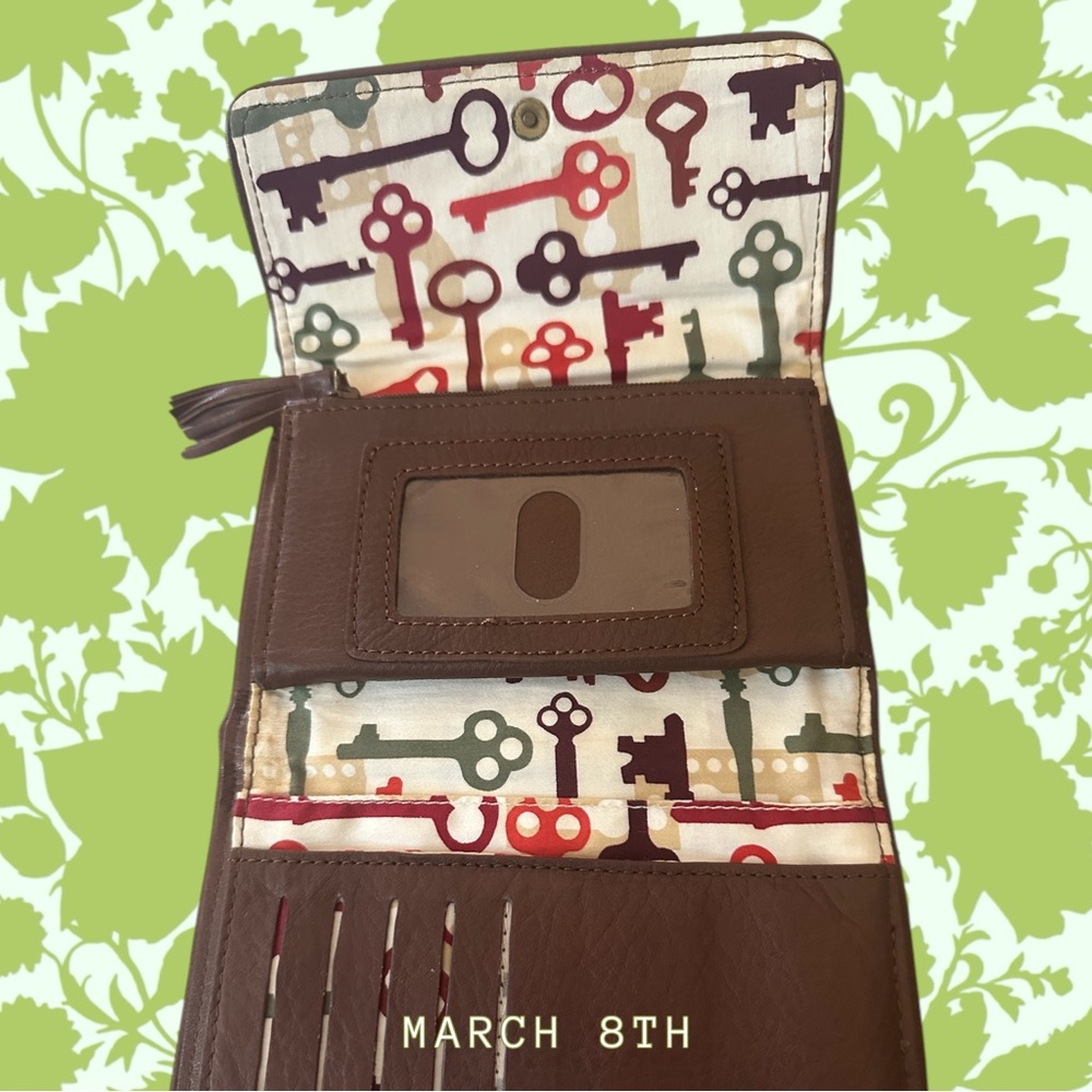 Vera Bradley Retro Vibes Corduroy Wallet With Bohemian Style - Picture 4 of 12